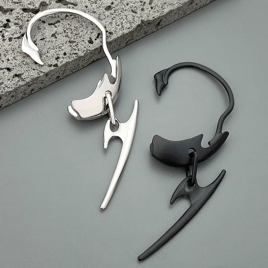 Lightning Non-Piercing Ear Cuff — detail view 1