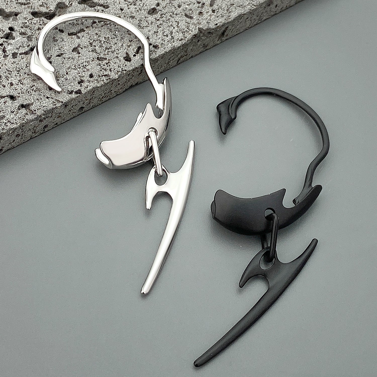 Lightning Non-Piercing Ear Cuff — detail view 1