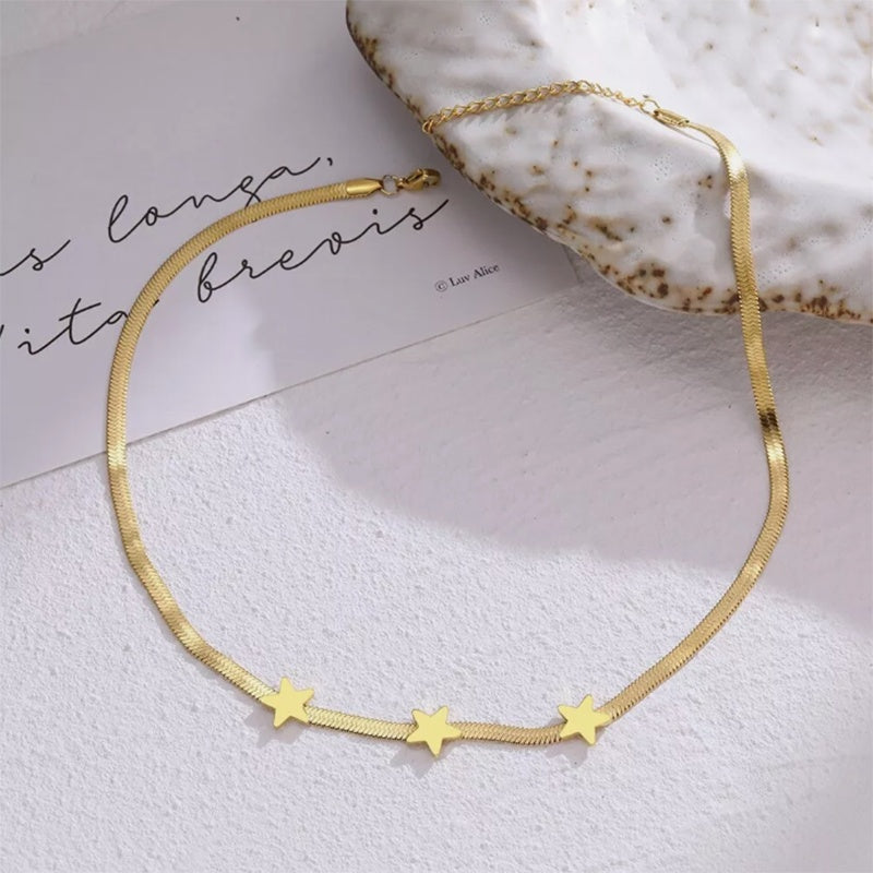 Gothic Star Blade Choker — detail view 1